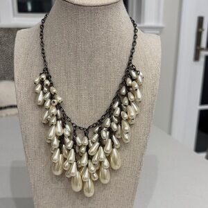 Elegant Pearl Drop Necklace